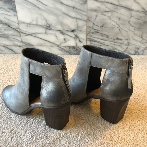BC X Free People gray cut-out booties, sz 9.5. - Picture 2 of 4